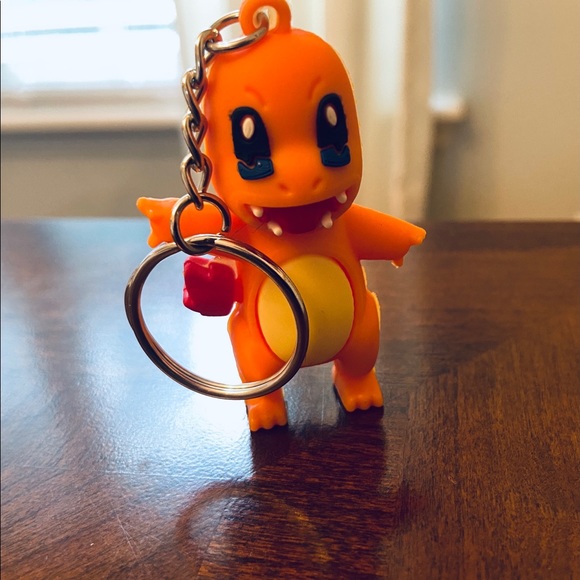 🧨Pokémon Baby Charizard Vintage Anime Keychain (SEND ANY OFFER‼️) 🧨 - Picture 2 of 2